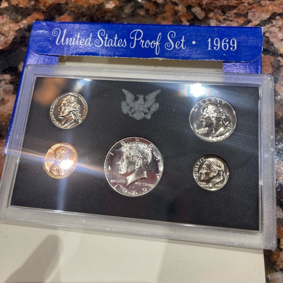 1969 Coin Proof Set - Picture 5 of 8